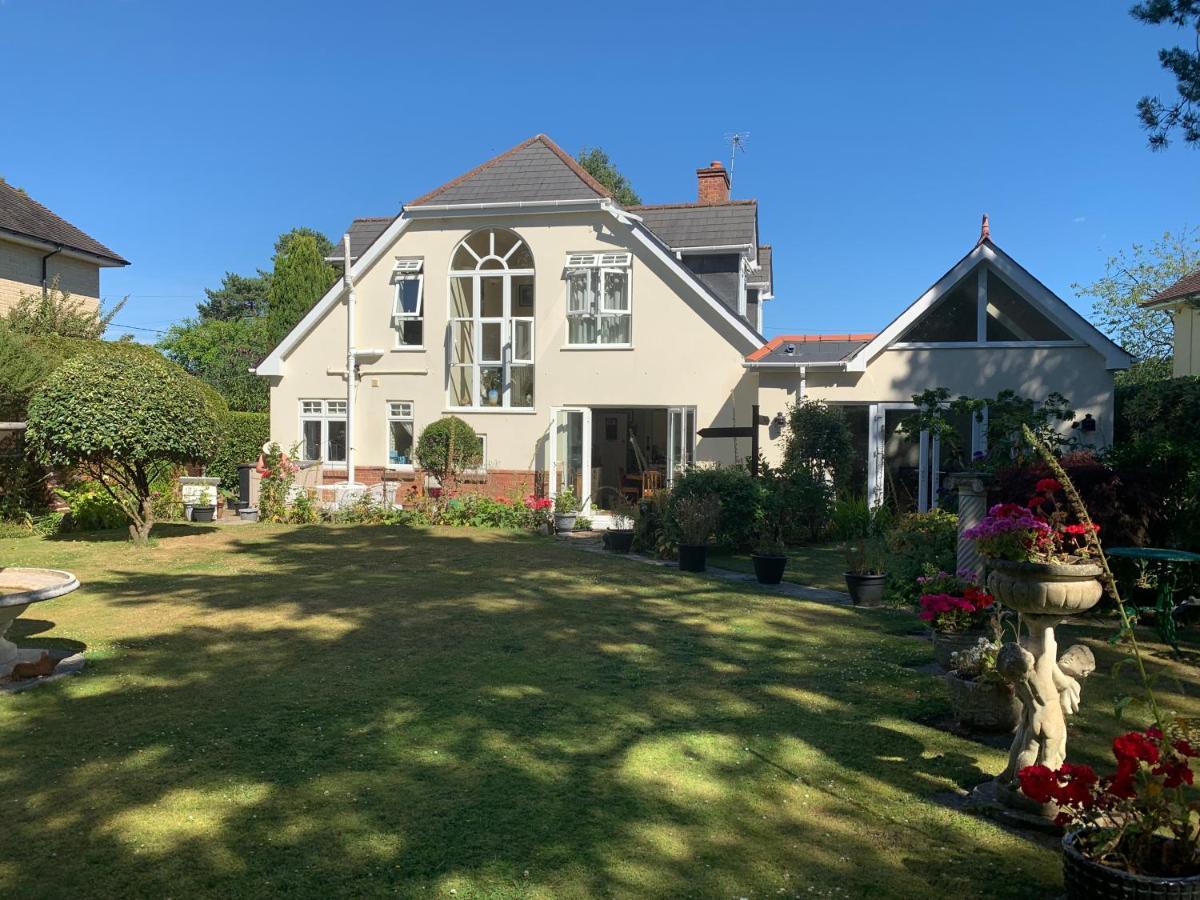 Heatherdene House Corfe Mullen Exterior foto