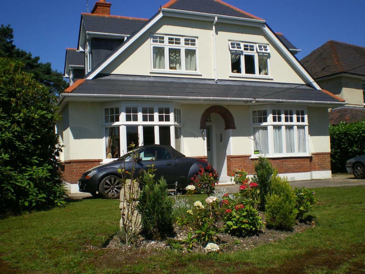 Heatherdene House Corfe Mullen Exterior foto
